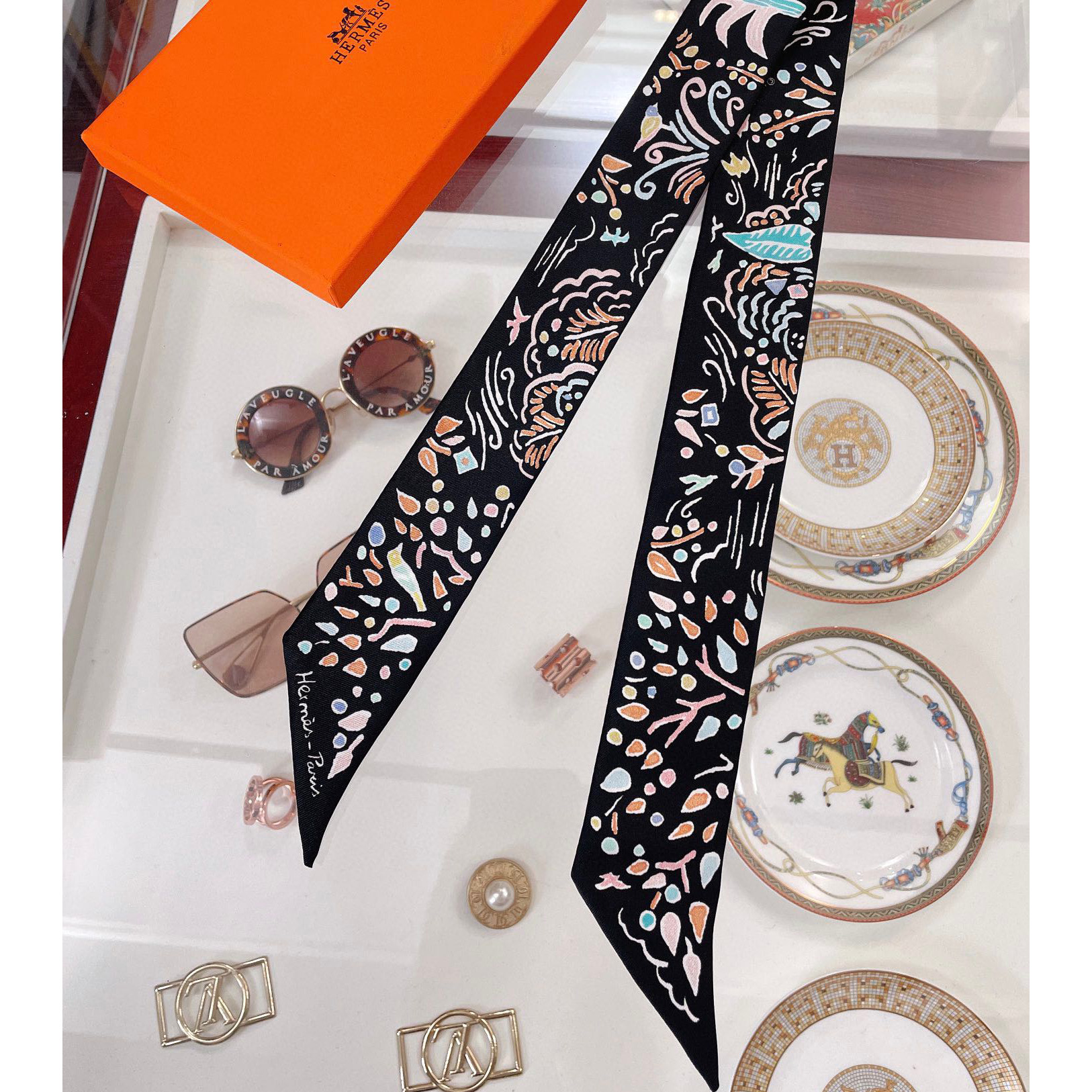 Hermes Twilly Silk Bow Tie (5x86cm) - Image 6