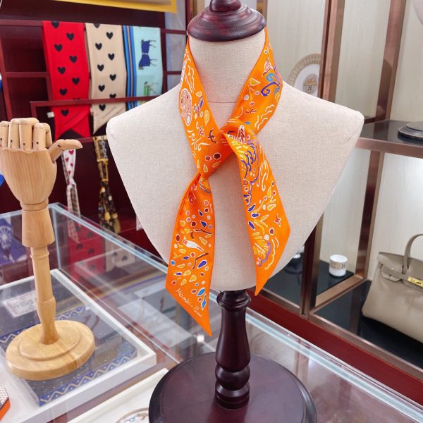 Hermes Twilly Silk Bow Tie (5x86cm)